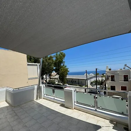 Gervi Fira (Santorini)